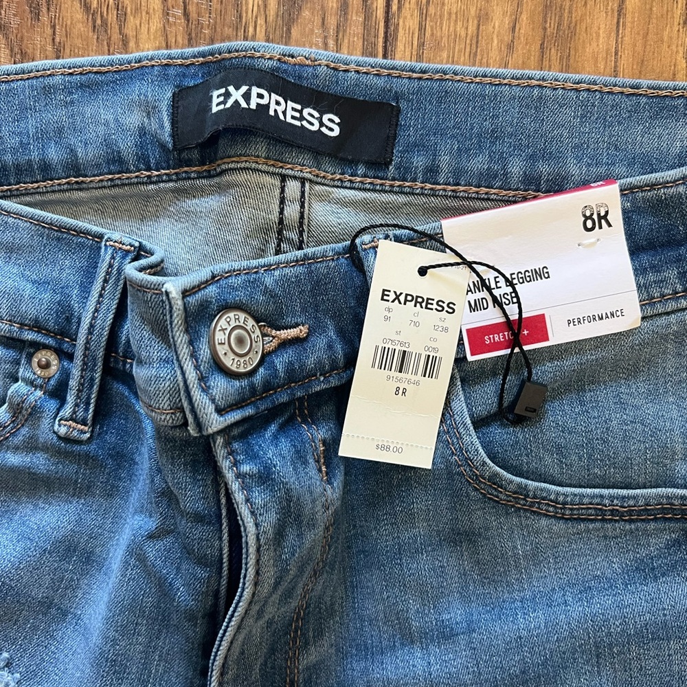 Express Brand new women’s jeans